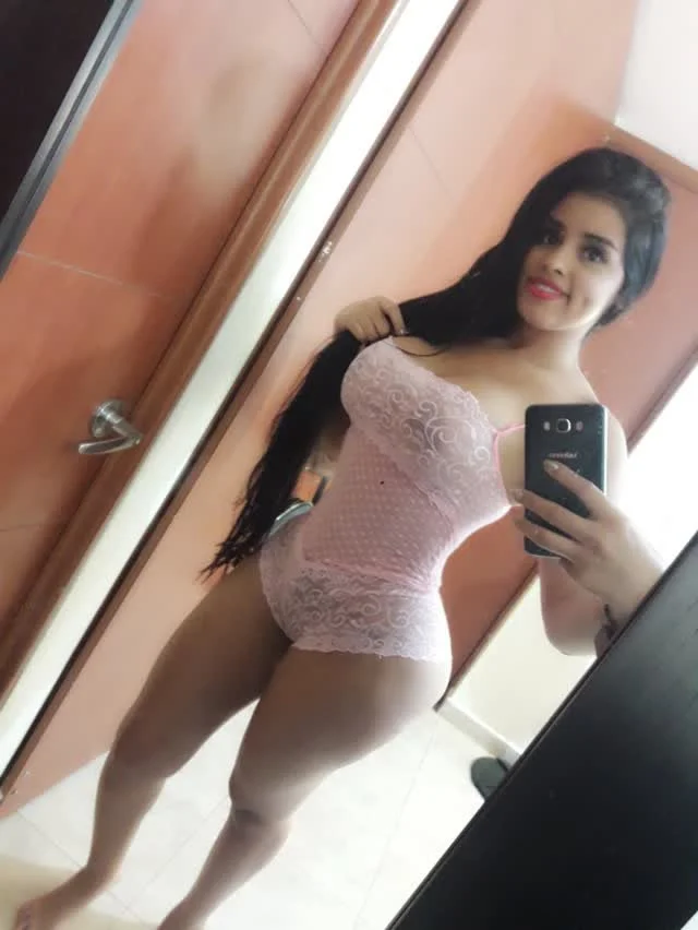 Latina deliciosa image 7