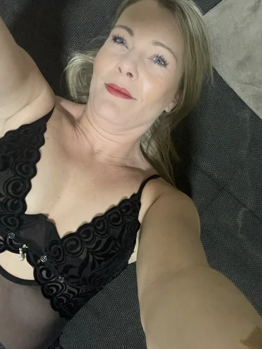 Sexy - UK Milf image 22