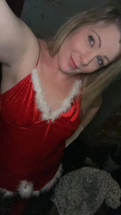 Sexy - UK Milf image 4
