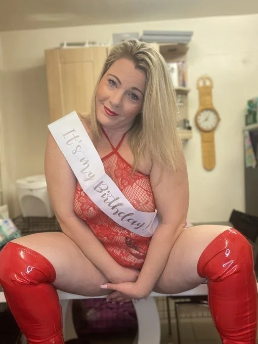 Sexy - UK Milf image 5