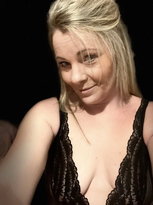 Sexy - UK Milf image 9