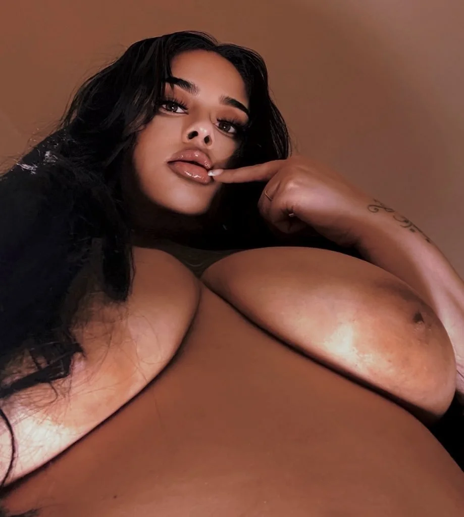It'sJustNicole Them BBWs 👅🍑 image 5