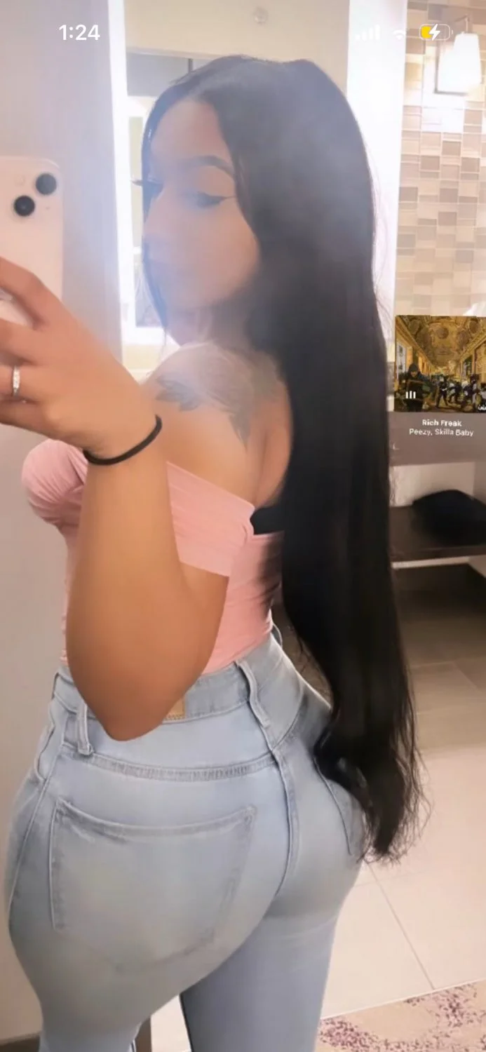 Latina fat ass leak image 2