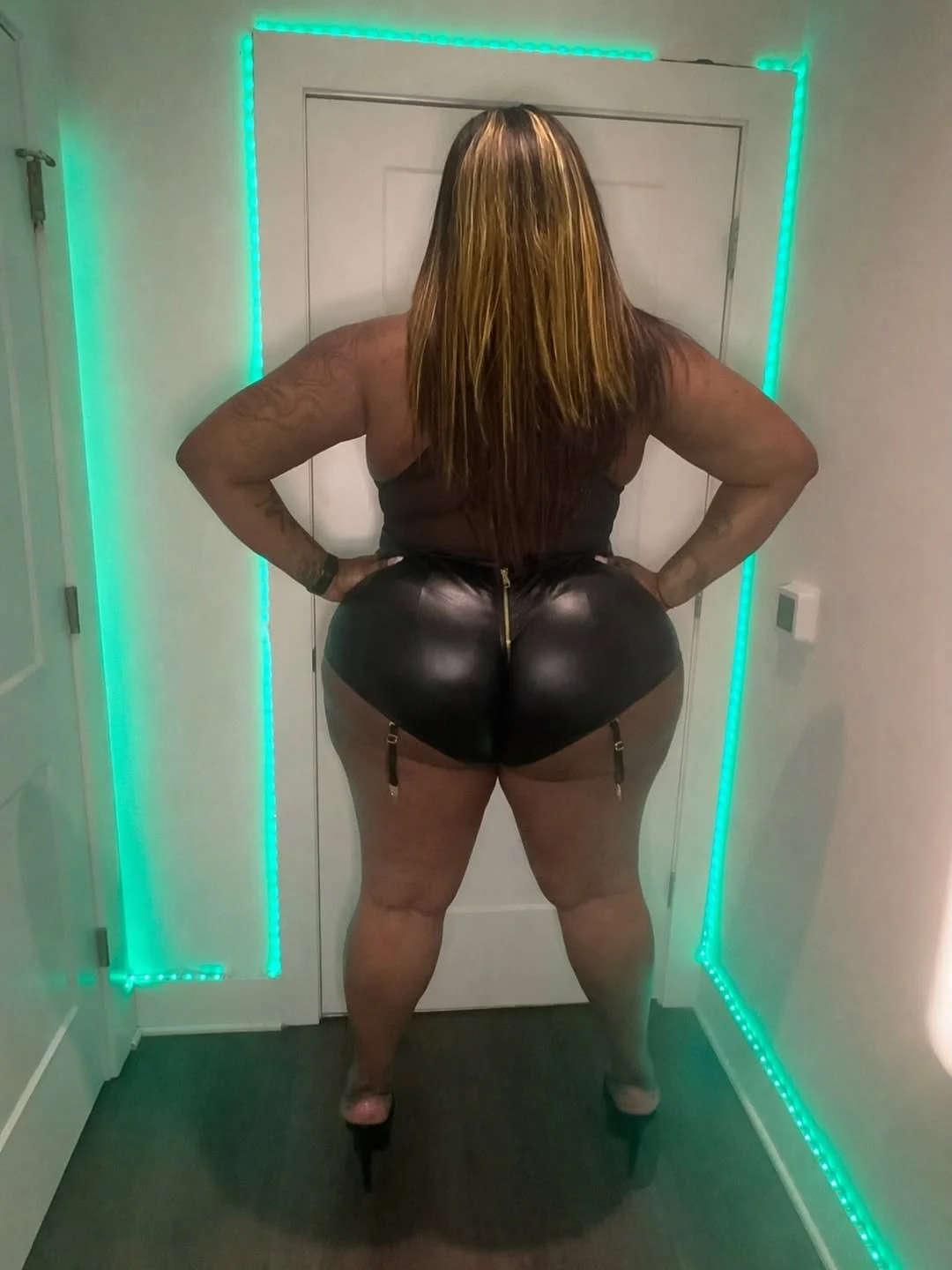 Miss Patravon Ts image 11