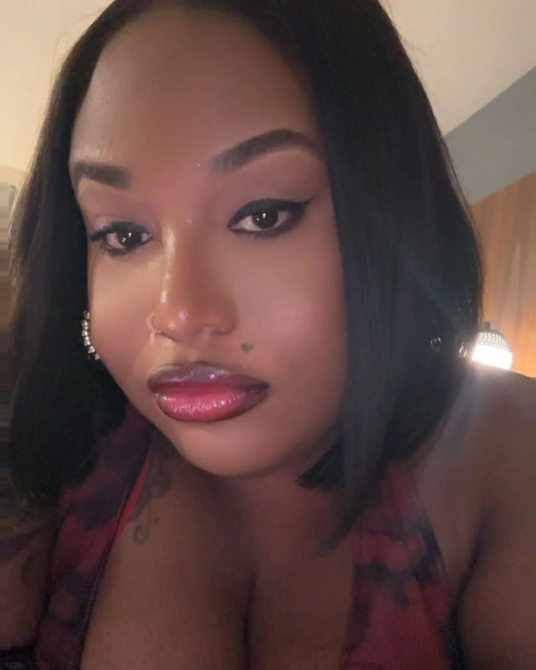 Miss Patravon Ts image 3