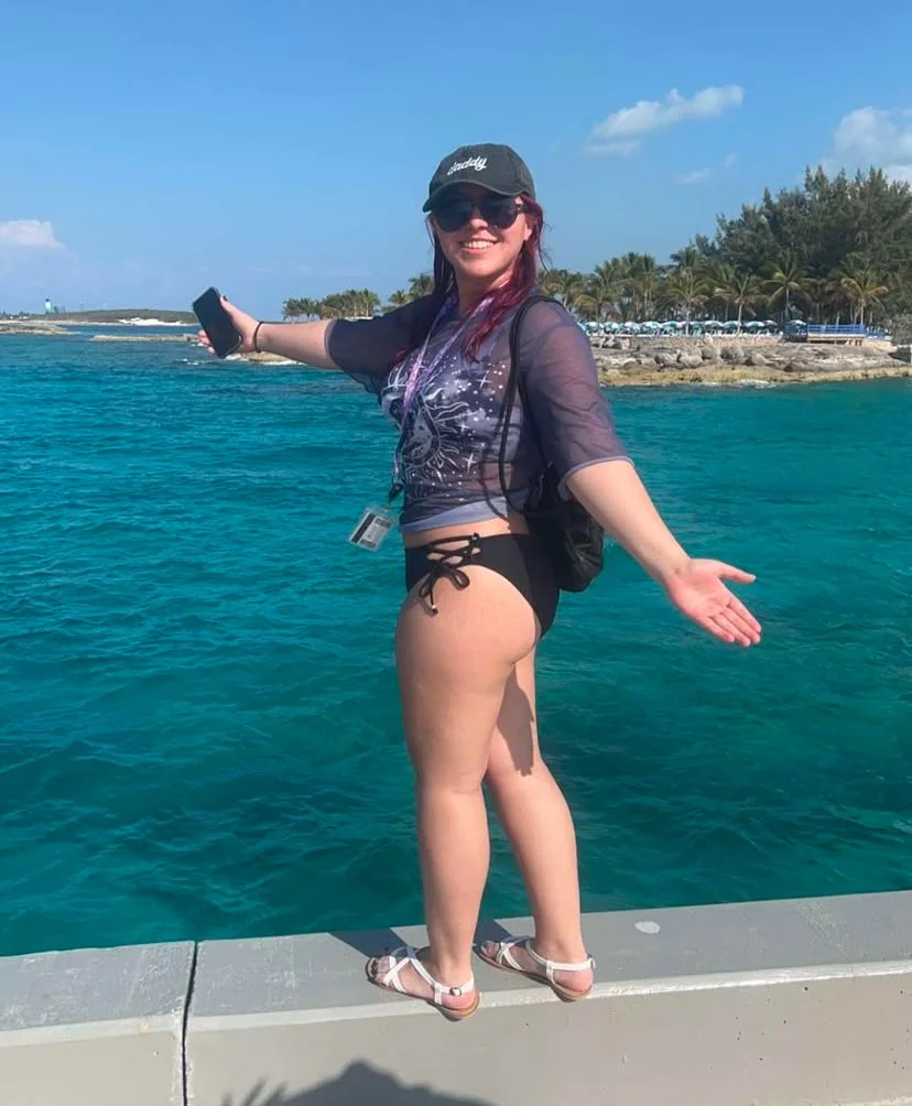 Who wants to fuck my cousin main image
