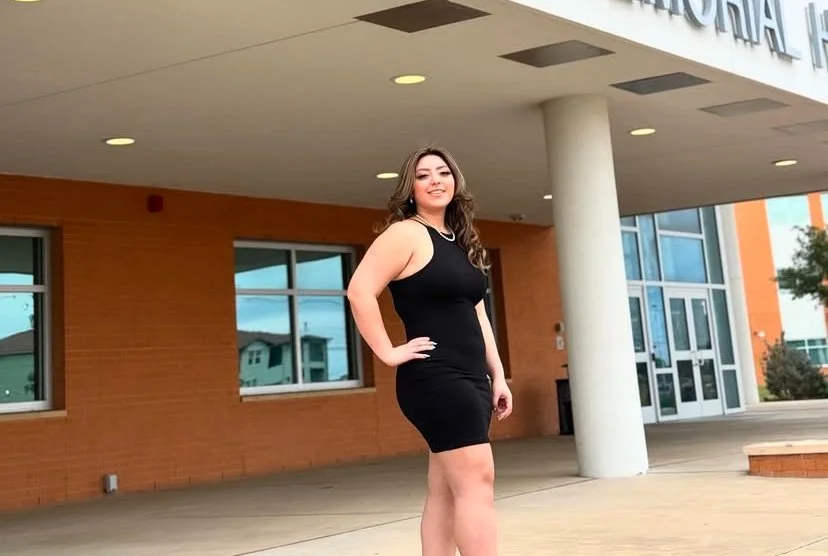 Who wants to fuck my cousin image 9