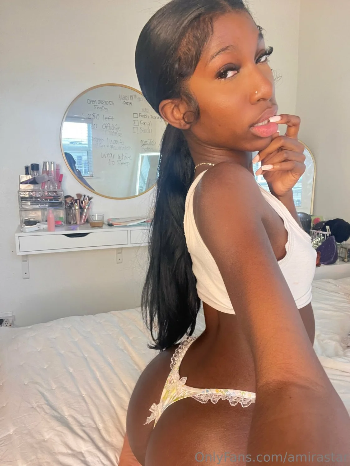 Ebony StarBox ⭐️ image 2