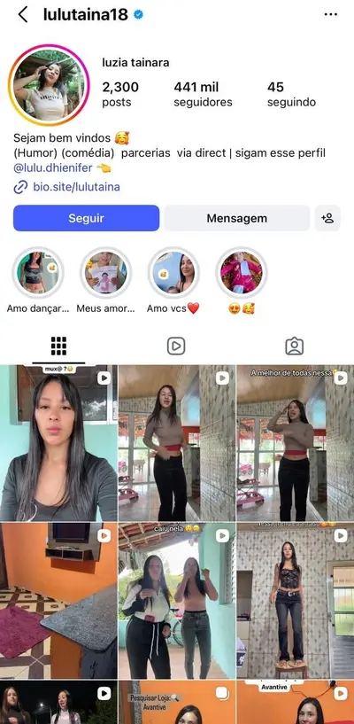 Famosinha esquisita das caretas adora sentir o duro no cuzinho cover image