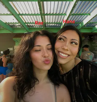 Busty Bop Sisters: Who's hotter? cover image