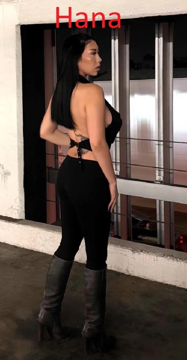Busty Bop Sisters: Who's hotter? image 13
