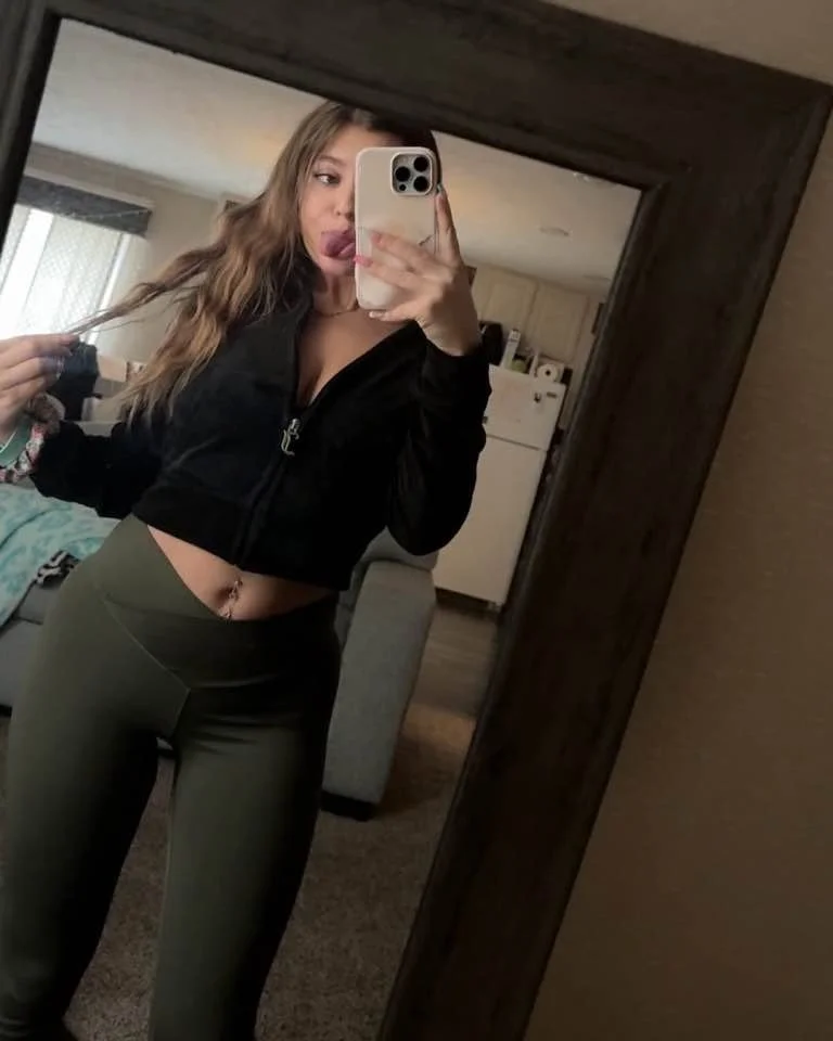 Hot real snowbunny image 12