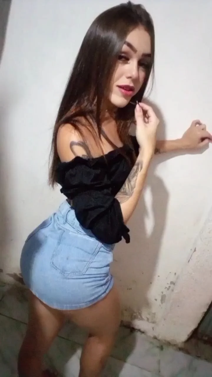 Novinho caiu na net comendo a trans image 2