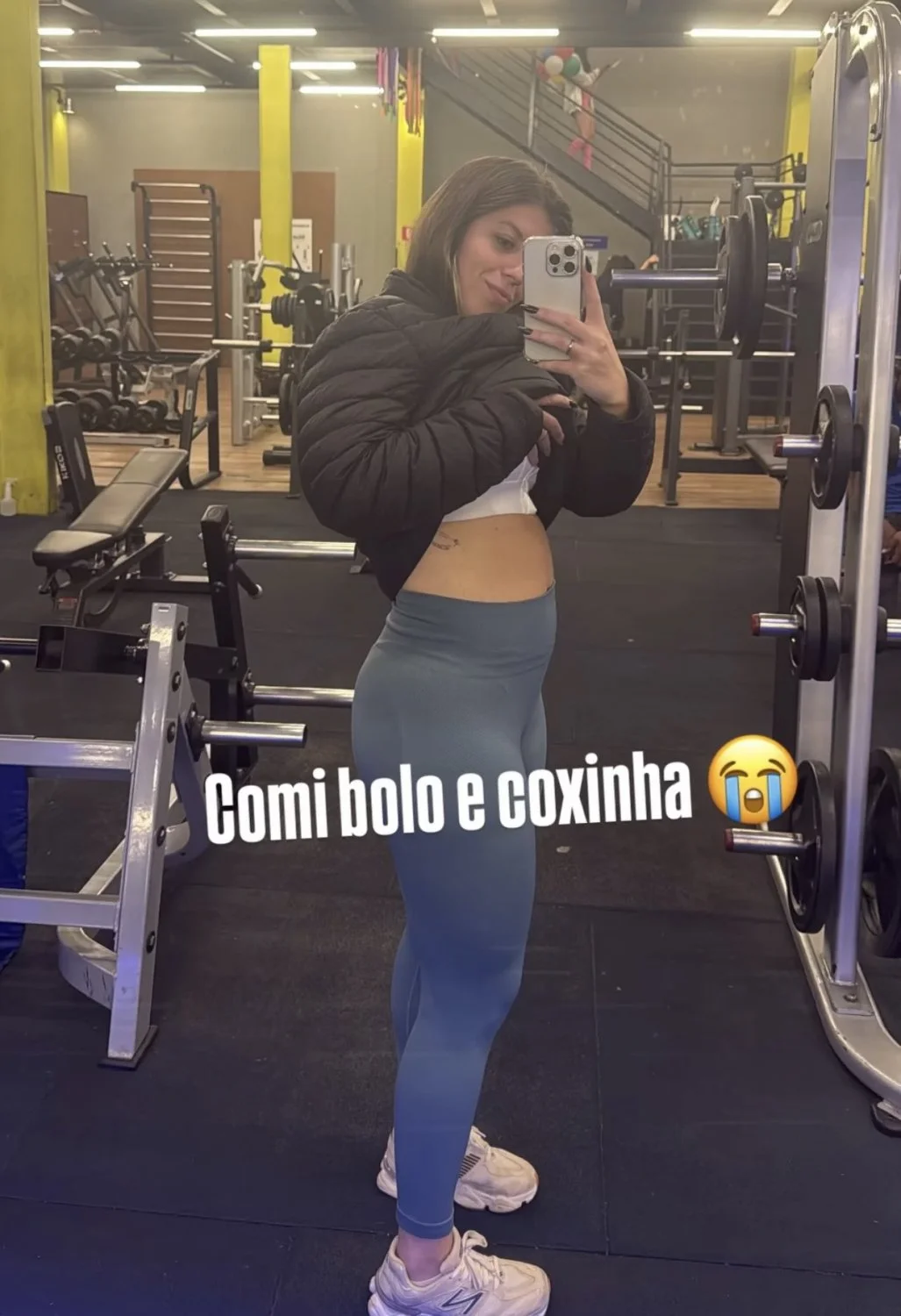 Alguém aqui já viu essa gostosa, comentem image 2