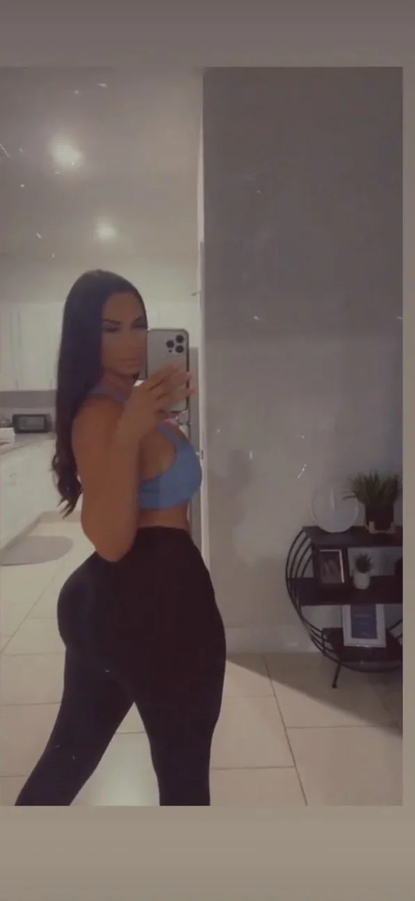 Big ass realtor milf Nicoleclosesswfl image 29