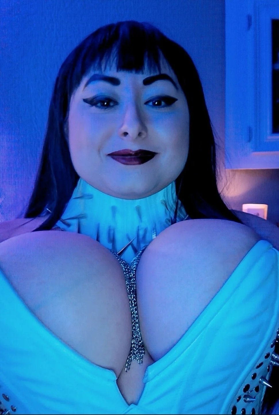 Corpus BBW Dominatrix Clara image 17