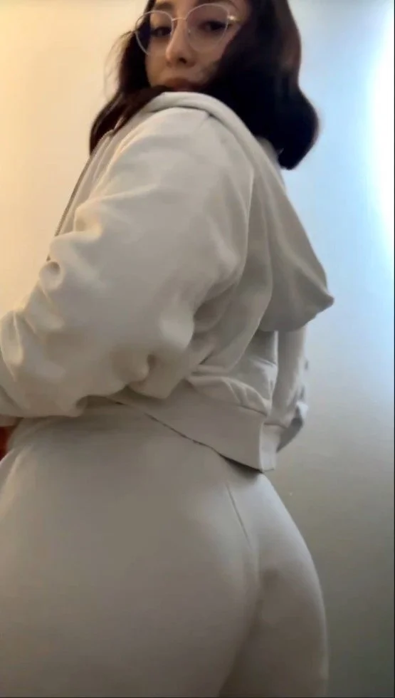 culo latino latina nerdy sexy bitch with big round ass image 3