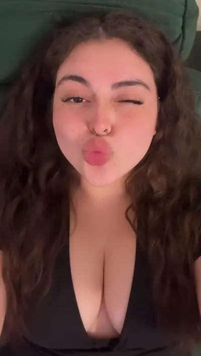 Los ricos labios de una puta cover image