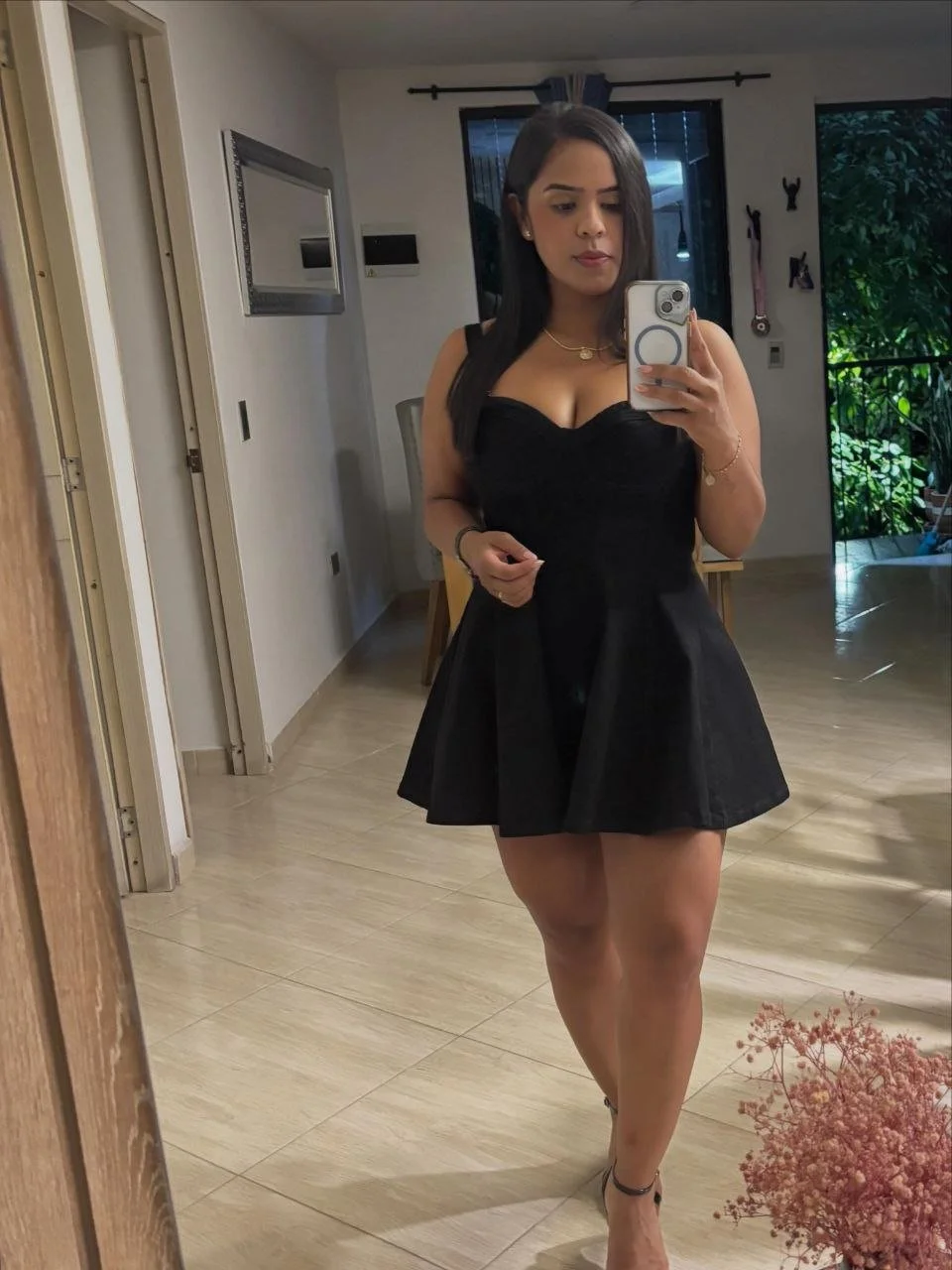 Laura Salinas image 3