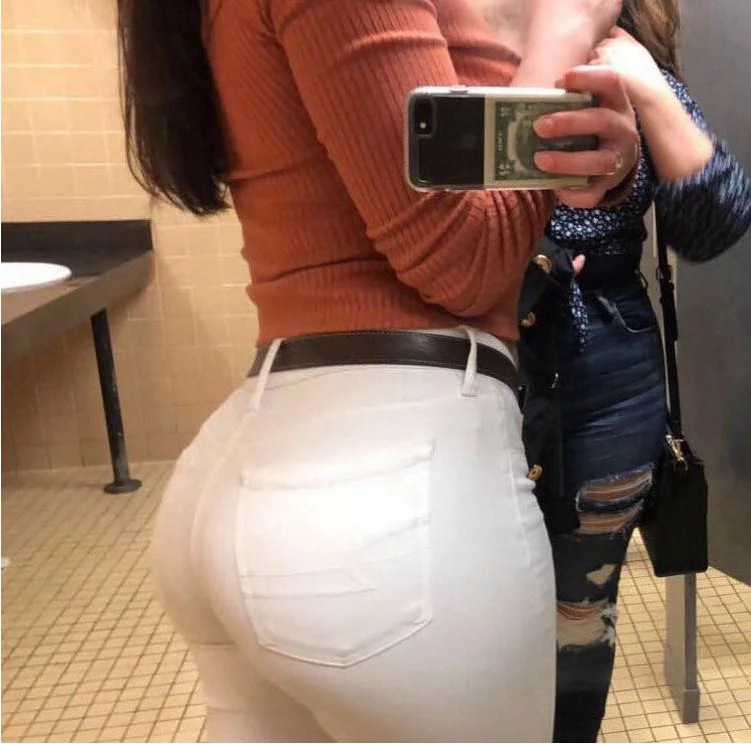 Latina slut twerking leaked image 2