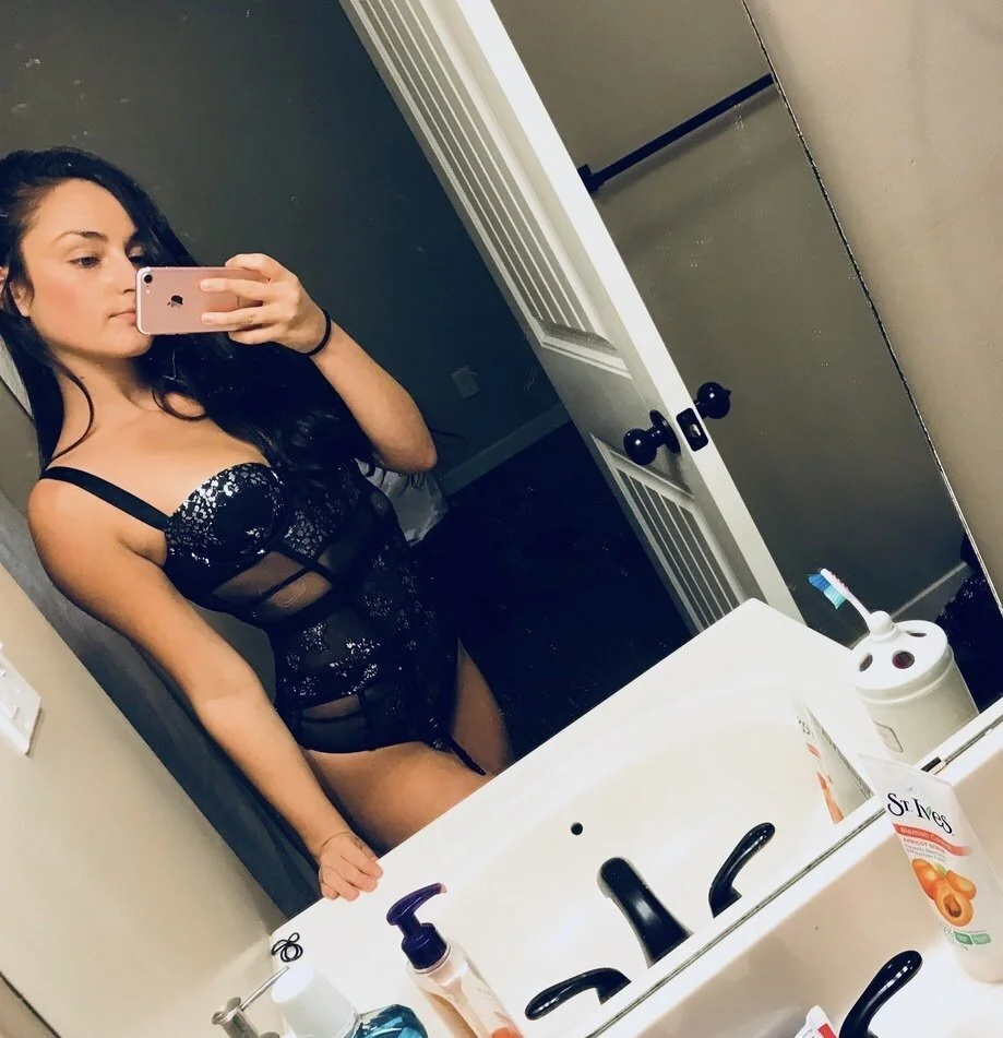 Chelsea kavcic nude image 4