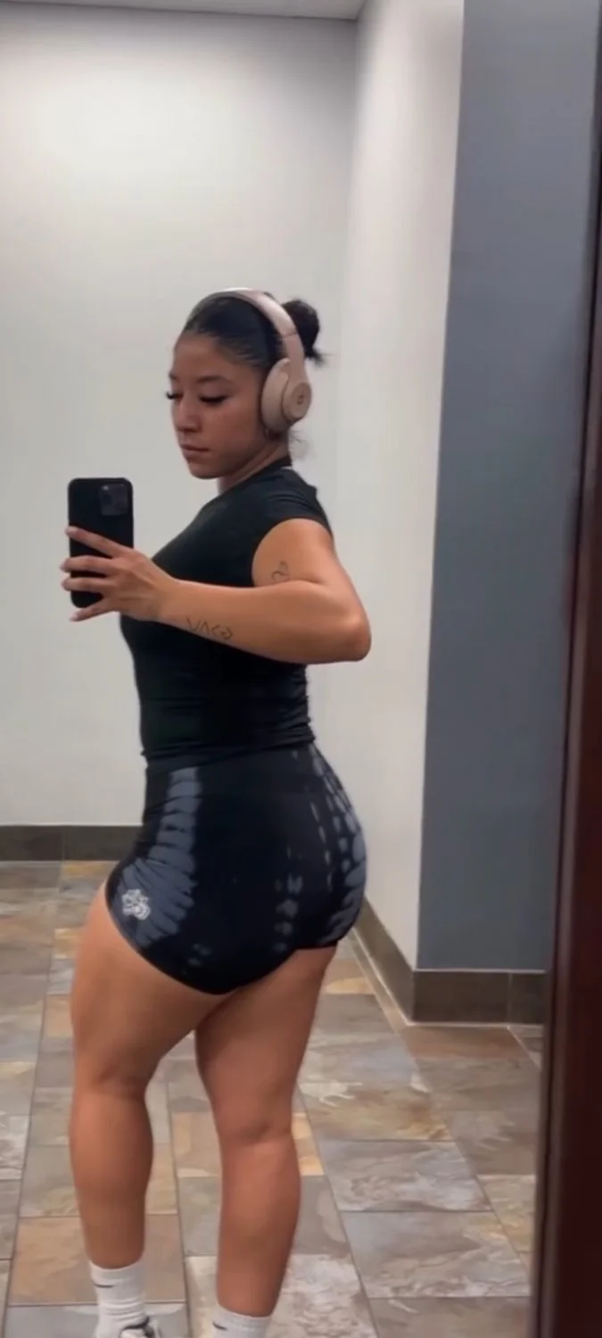 Gym girl leeean.1 i love her ass image 13