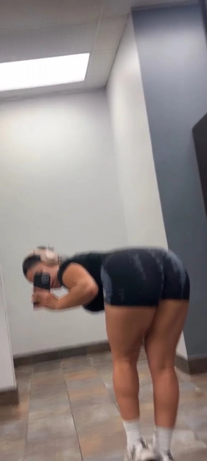 Gym girl leeean.1 i love her ass image 15
