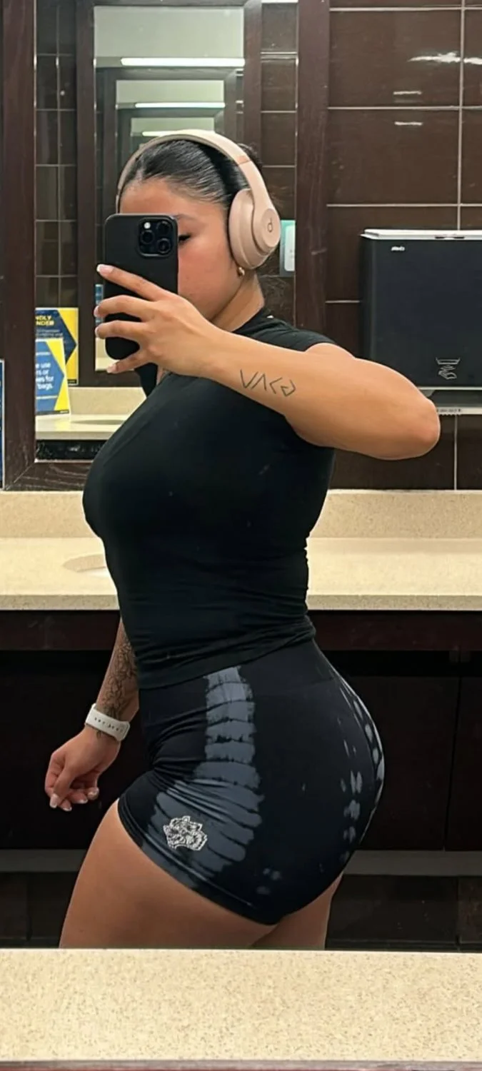 Gym girl leeean.1 i love her ass image 4