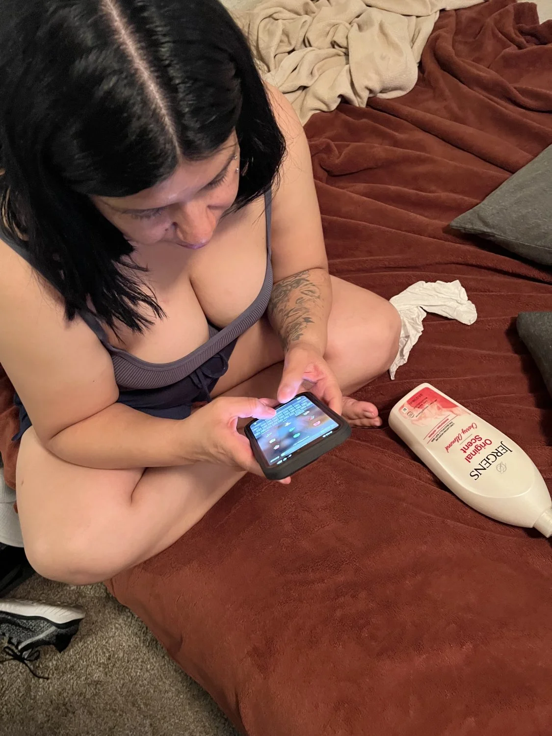 Creeping on my Latina sister p.2 image 15