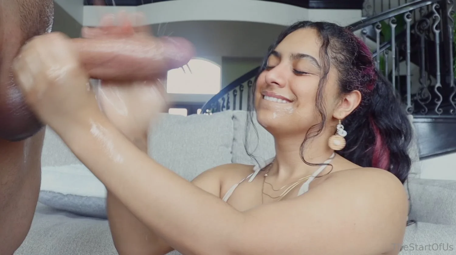 The way she slaps that thick heavy cock main image