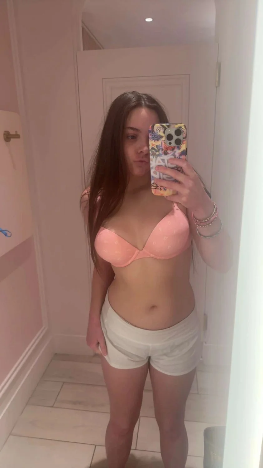 Sofia, 22, Amazing slut gets naked image 3
