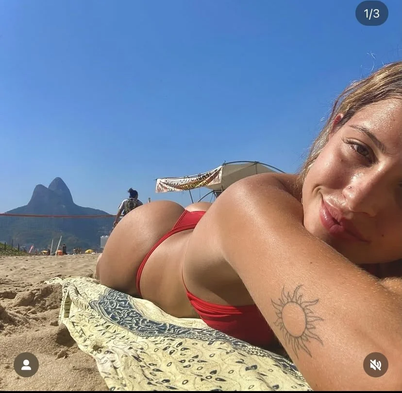 Novinha gostosinha de biquini image 8