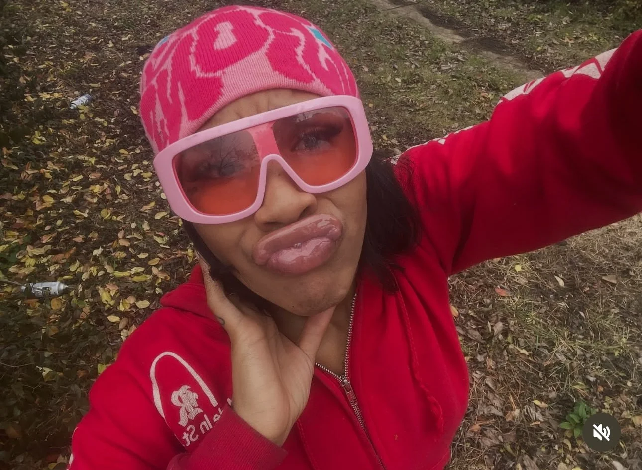 I need her videos asap image 6