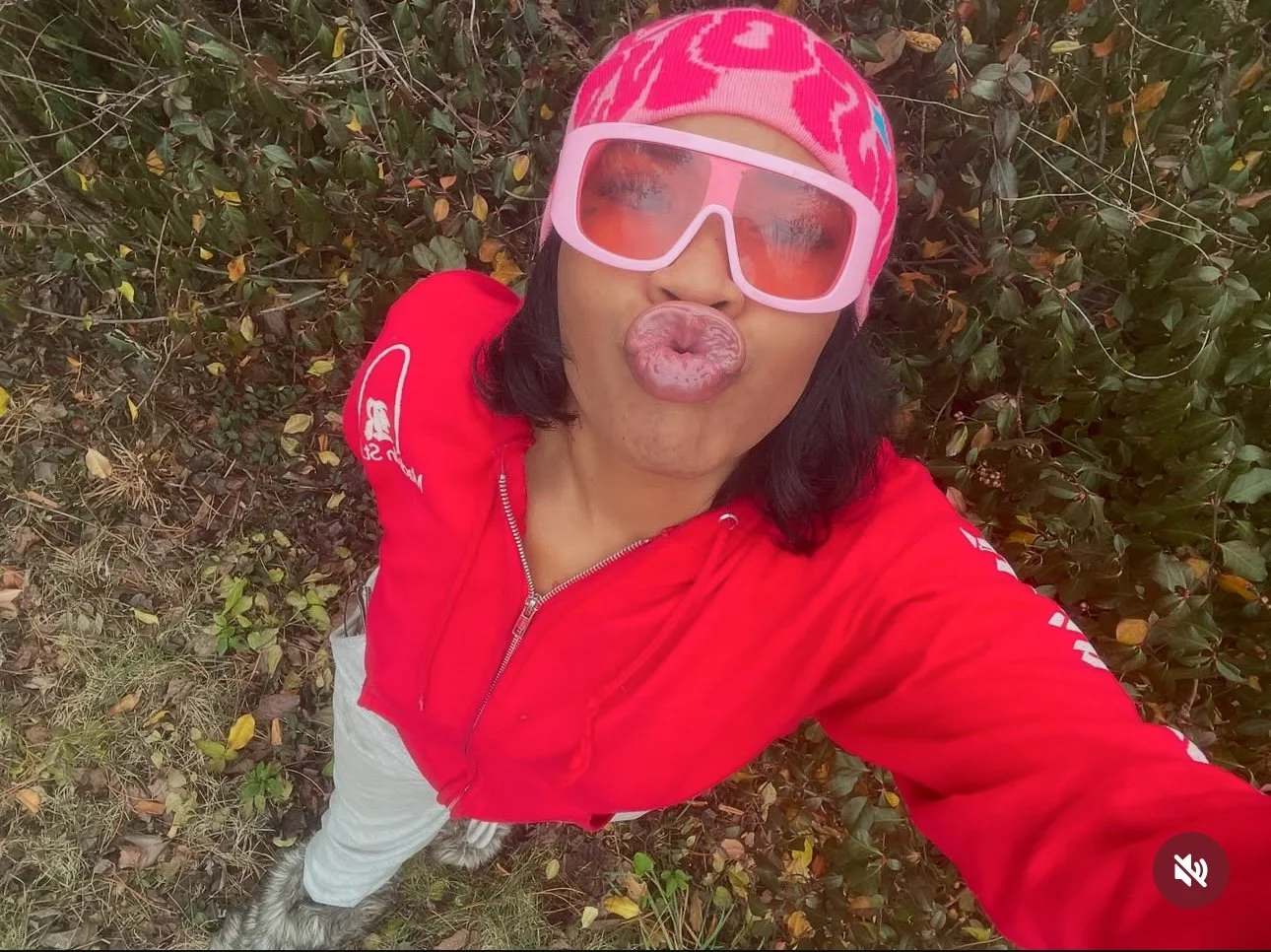 I need her videos asap image 8