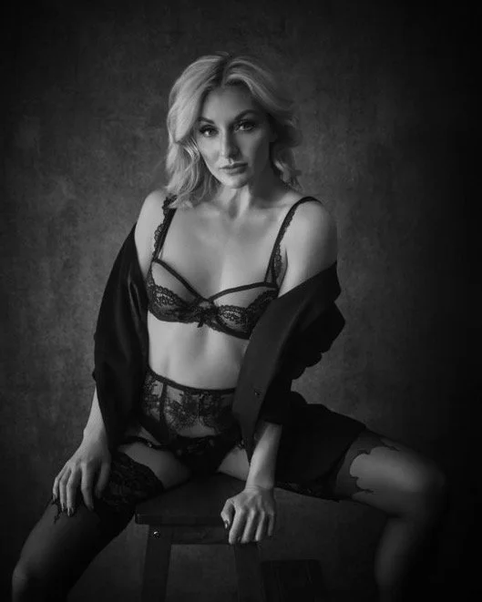 Blonde Boudoir image 9