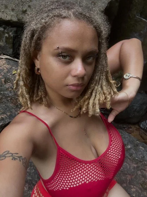Big titty lightskinned slut image 3