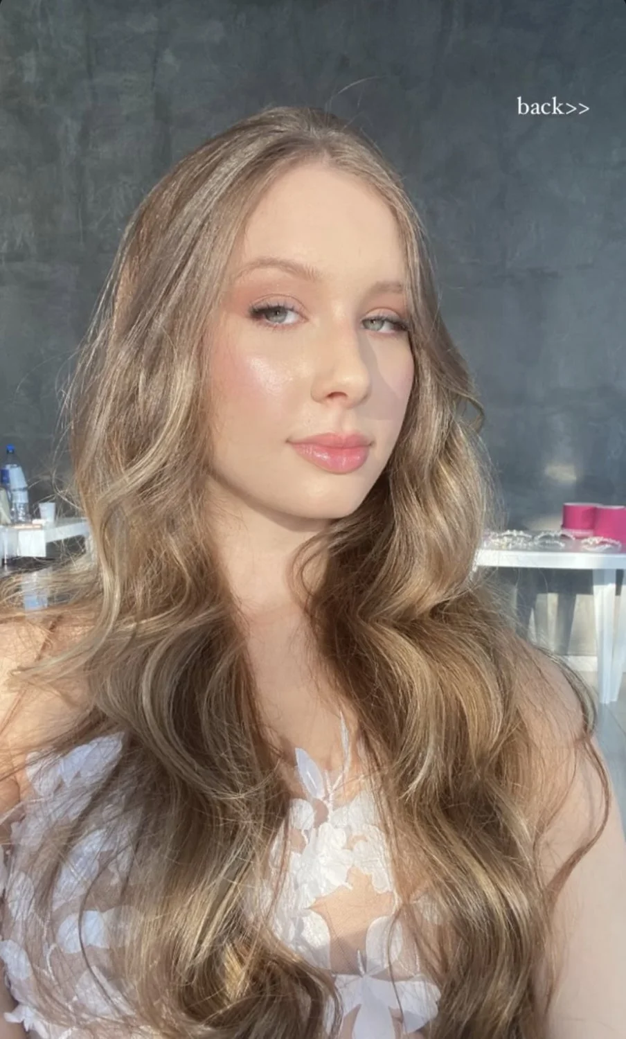 Novinha loirinha magrinha delicinha do Instagram no banho image 1