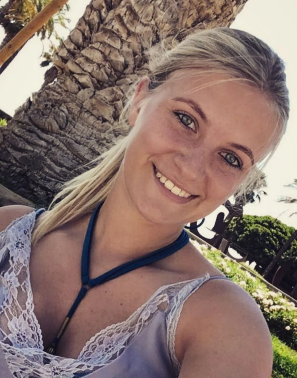Little Kik slut wants to be exposes and seen by OLDER MEN on here for the First time Kik stouteamy image 4