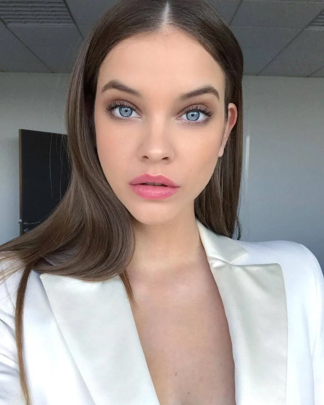 Imagine CEI by Barbara Palvin main image