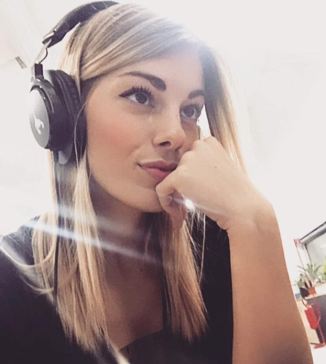 Giorgia Tavella hot italian journalist image 31