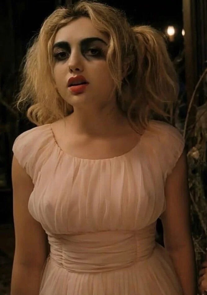 Peyton list image 8
