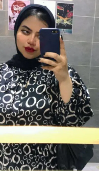 ايمان بنت عم الديوث الزانية القحبة المصرية 25 سنة cover image