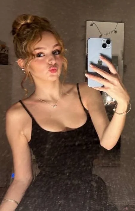 Ixworth slut Izzy image 11