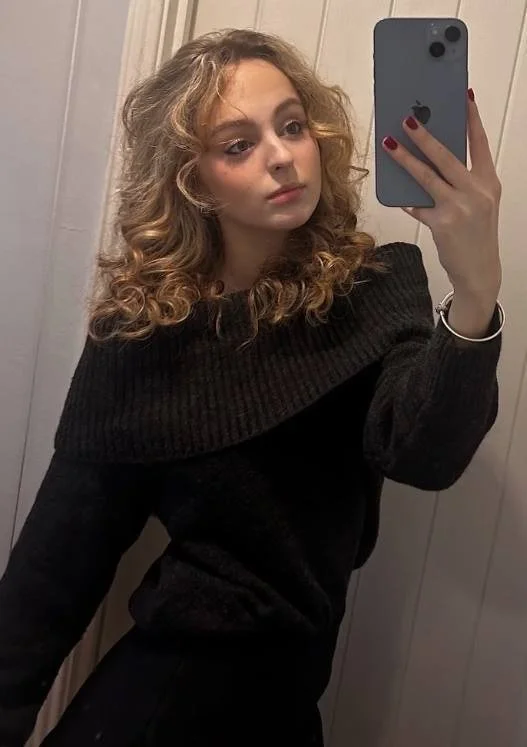 Ixworth slut Izzy image 22