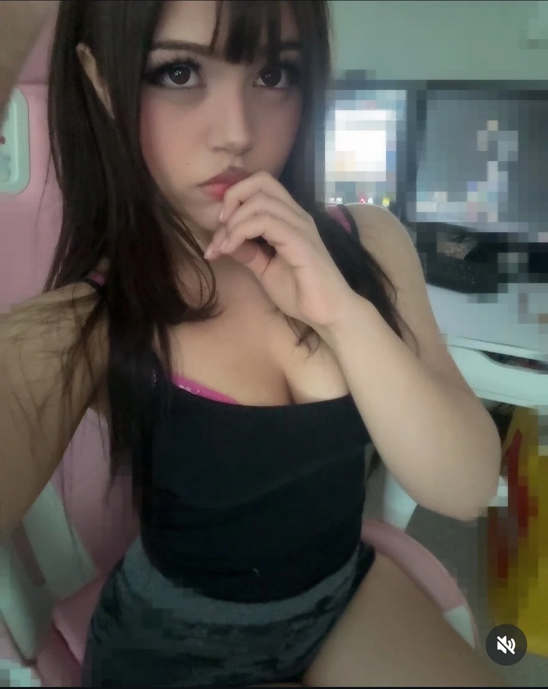 Florida girl who acts innocent but has a thirst trap insta with ass out image 13