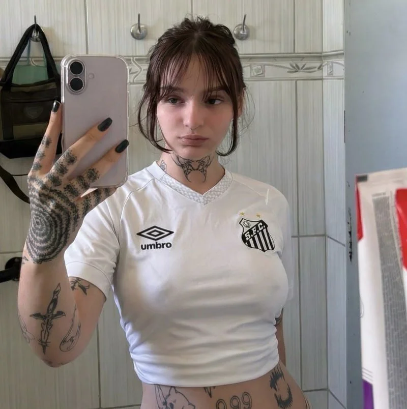 Novinha Santista tatuada delicinha video amador vazado image 2