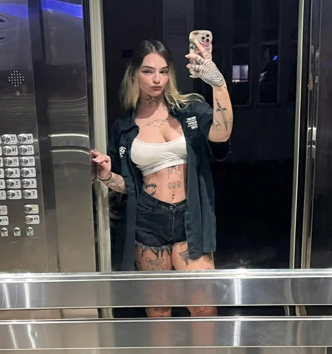 Novinha Santista tatuada delicinha video amador vazado image 3