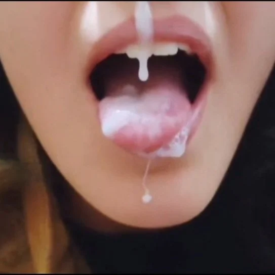 Namorada que adora tomar gozada na boca main image