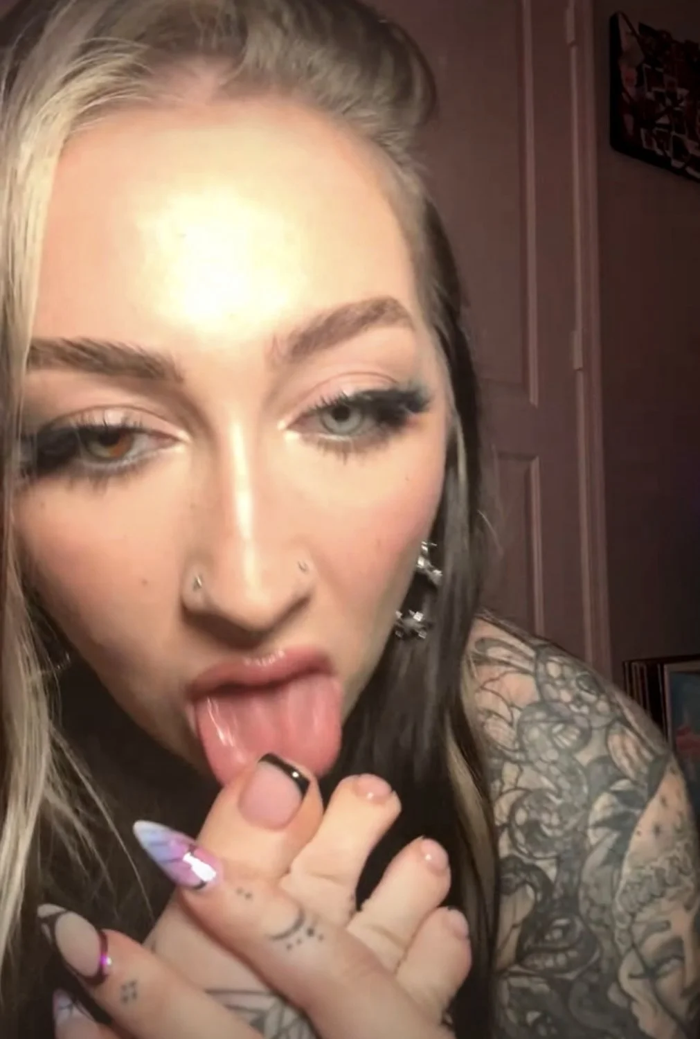 Sexy white girl image 4