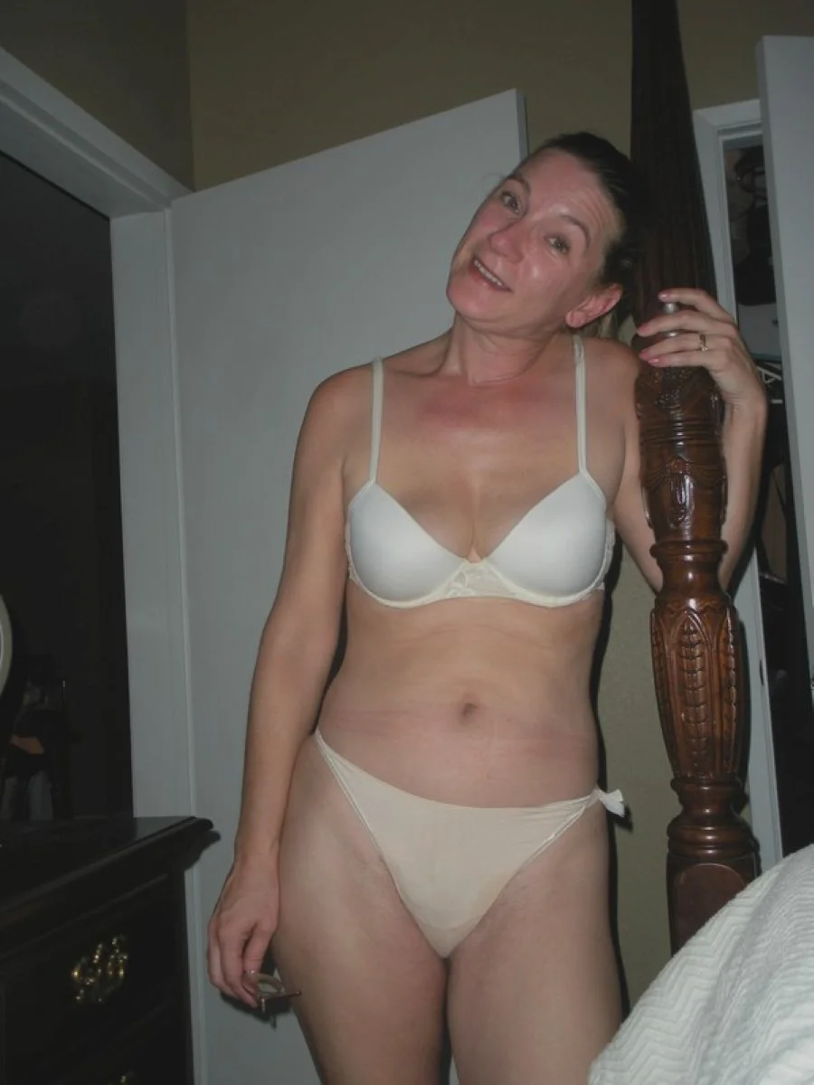 Melanie image 6